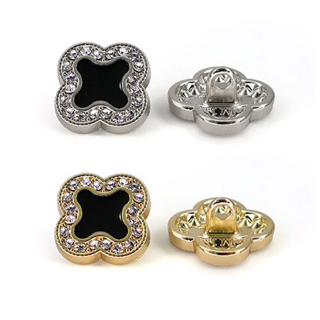 Пуговица со стразами квадрат 15 мм, 1/25 шт Пуговица со стразами квадрат 15 мм, 1/25 шт